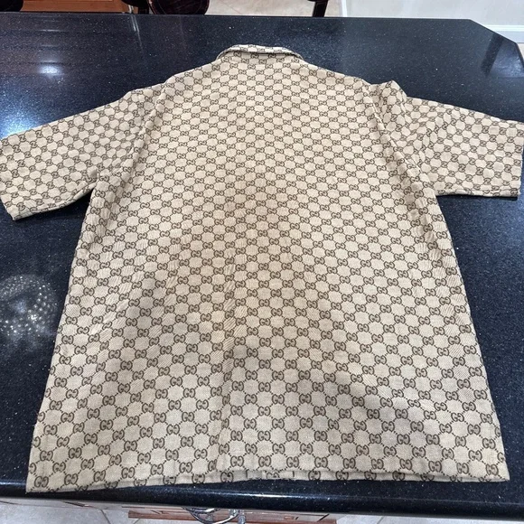 Gucci button down shirt like new